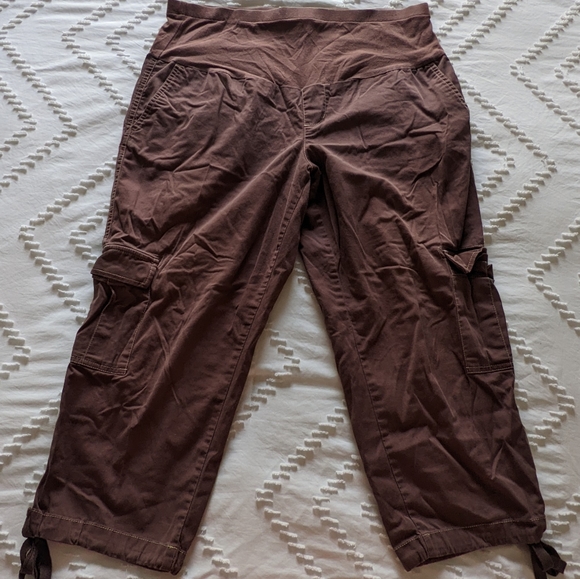 Maternity cargo capri and dress bundle size medium - Picture 5 of 5